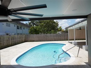 7140 NW 24th St, Sunrise FL 33313