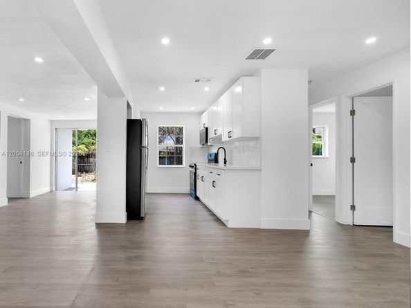 3050 NE 13th Ave, Pompano Beach FL 33064