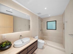 222 E Rivo Alto Dr, Miami Beach FL 33139