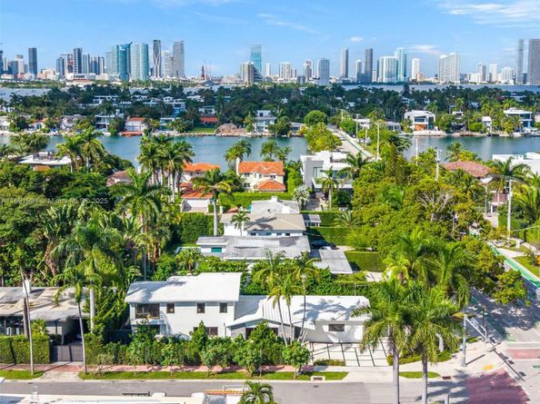 222 E Rivo Alto Dr, Miami Beach FL 33139