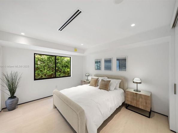 222 E Rivo Alto Dr, Miami Beach FL 33139