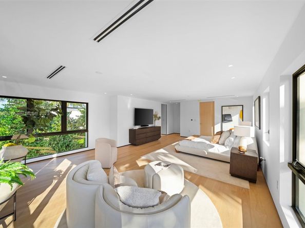 222 E Rivo Alto Dr, Miami Beach FL 33139