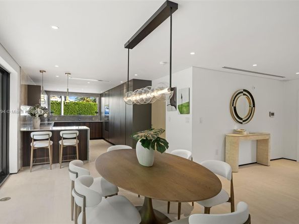 222 E Rivo Alto Dr, Miami Beach FL 33139