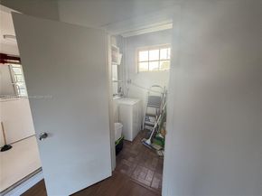 8581 SW 36th St, Miami FL 33155