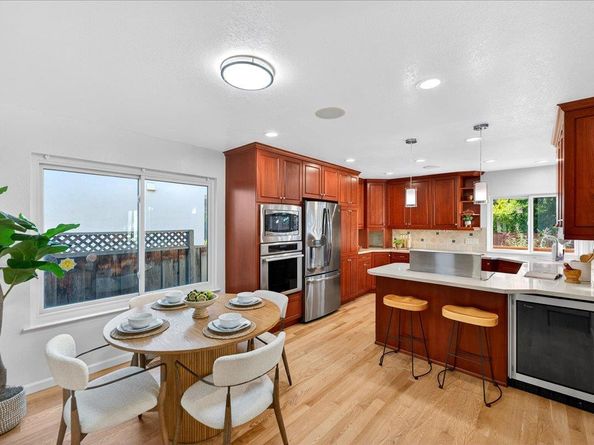 292 Apricot Lane, Mountain View CA 94040