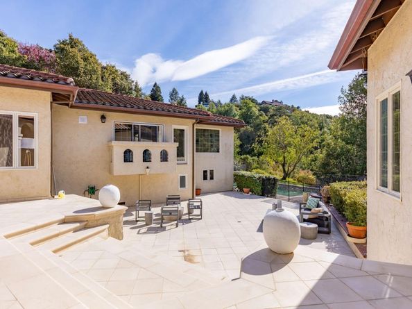 1035 Macadamia Drive, Hillsborough CA 94010