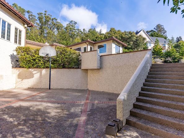 1035 Macadamia Drive, Hillsborough CA 94010