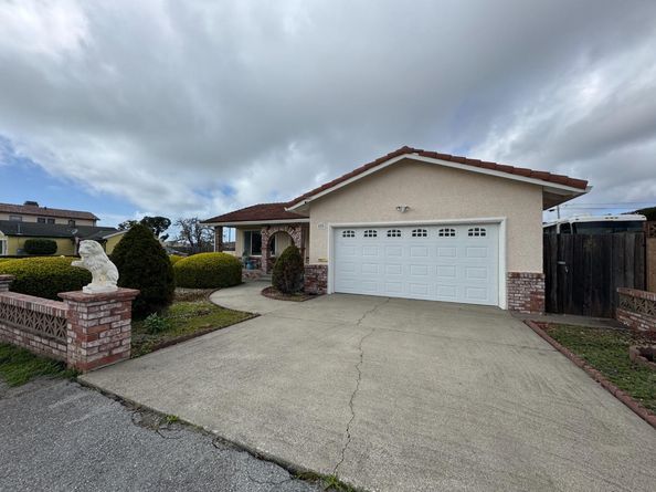 651 Spruce Street, Half Moon Bay CA 94019