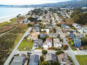 211 Washington Boulevard, Half Moon Bay CA 94019