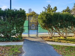 285 Tradewinds Drive 6, San Jose CA 95123