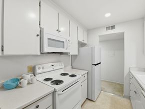 285 Tradewinds Drive 6, San Jose CA 95123