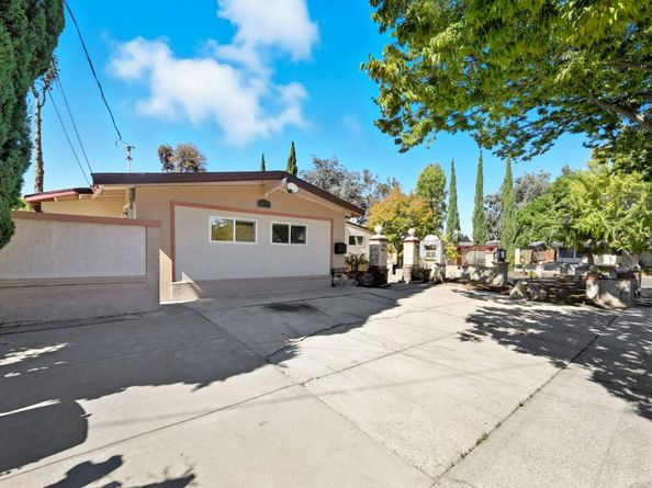 1199 Blazingwood Drive, Sunnyvale CA 94089