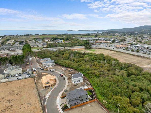 587 Creekside Court, Half Moon Bay CA 94019