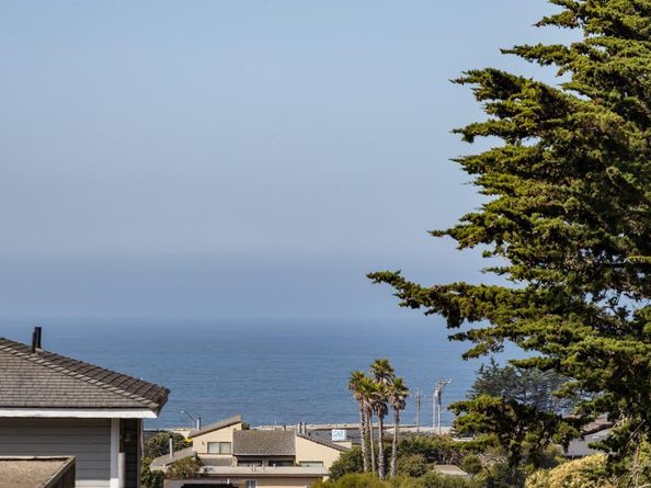 383 Monterey Road, Pacifica CA 94044