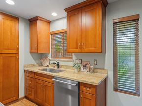 2524 W Middlefield Road, Mountain View CA 94043