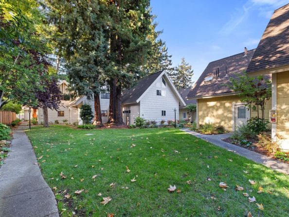 2524 W Middlefield Road, Mountain View CA 94043