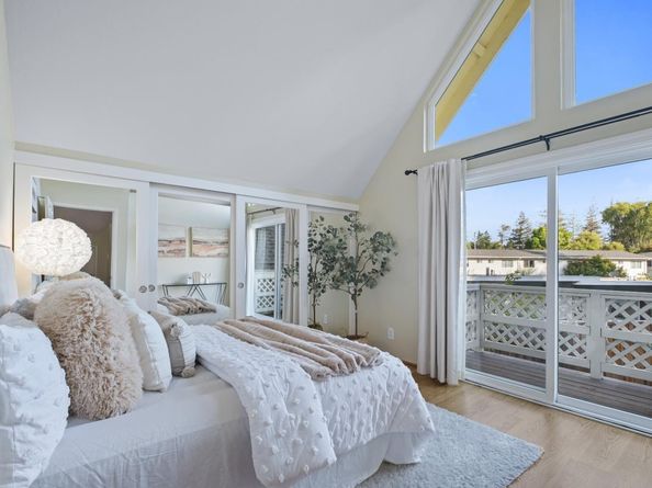 2524 W Middlefield Road, Mountain View CA 94043