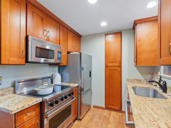 2524 W Middlefield Road, Mountain View CA 94043