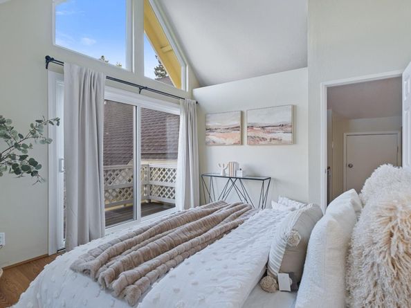 2524 W Middlefield Road, Mountain View CA 94043