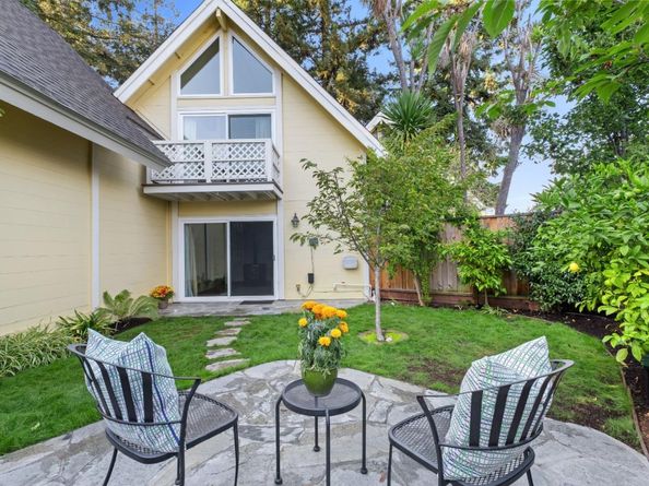 2524 W Middlefield Road, Mountain View CA 94043