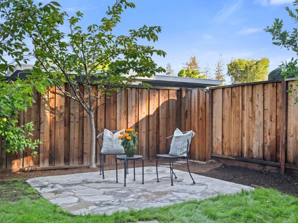 2524 W Middlefield Road, Mountain View CA 94043