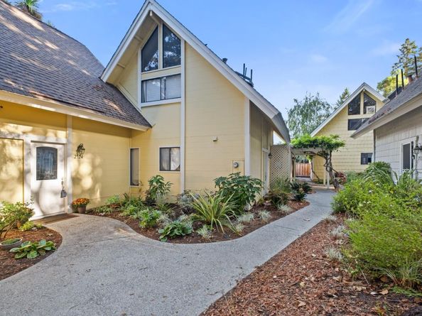 2524 W Middlefield Road, Mountain View CA 94043