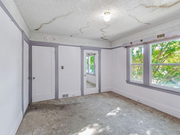 3300 E 17th Street, Oakland CA 94601