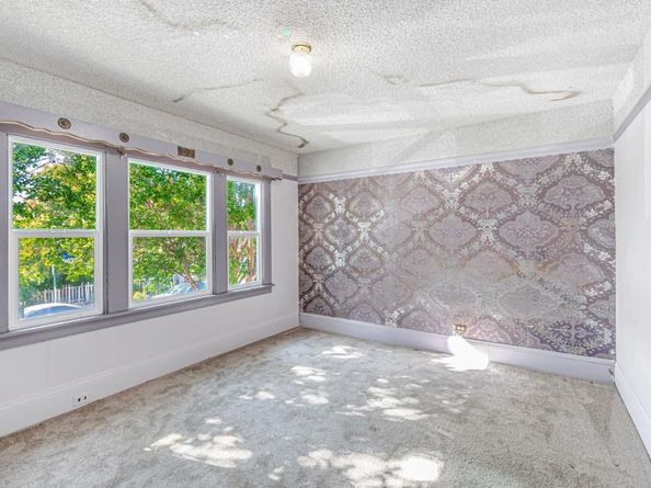 3300 E 17th Street, Oakland CA 94601