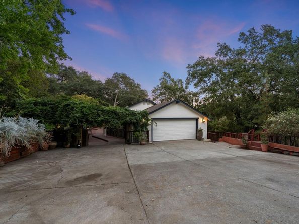 15098 Elm Park, Monte Sereno CA 95030