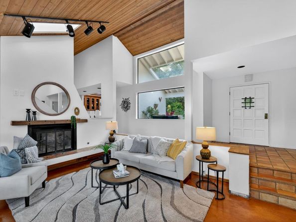 15098 Elm Park, Monte Sereno CA 95030
