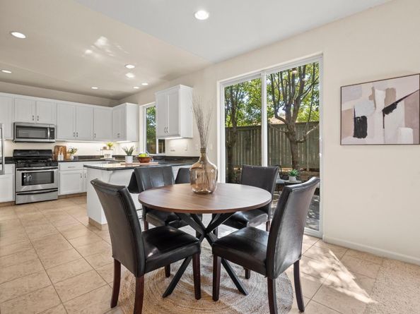 1096 Flowering Ash Drive, Hercules CA 94547