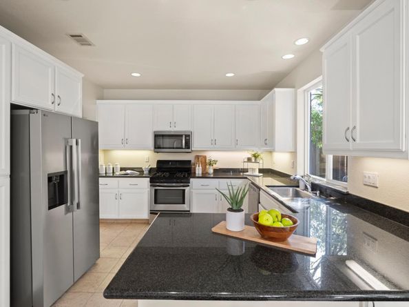 1096 Flowering Ash Drive, Hercules CA 94547
