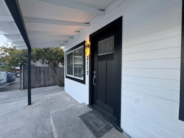 2112 Lincoln Street, East Palo Alto CA 94303