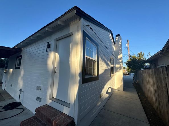2112 Lincoln Street, East Palo Alto CA 94303