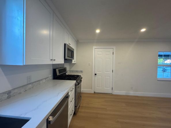 2112 Lincoln Street, East Palo Alto CA 94303