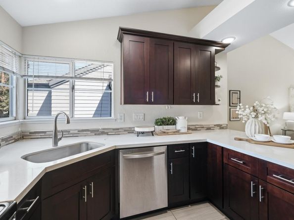 1735 Parkview Green Circle, San Jose CA 95131