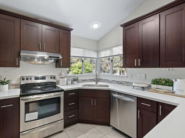 1735 Parkview Green Circle, San Jose CA 95131