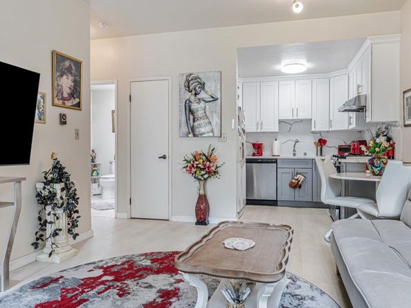 101 Blossom Circle H, San Mateo CA 94403