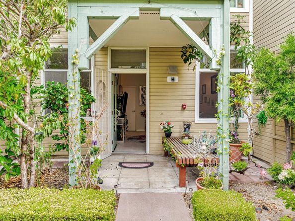 101 Blossom Circle H, San Mateo CA 94403
