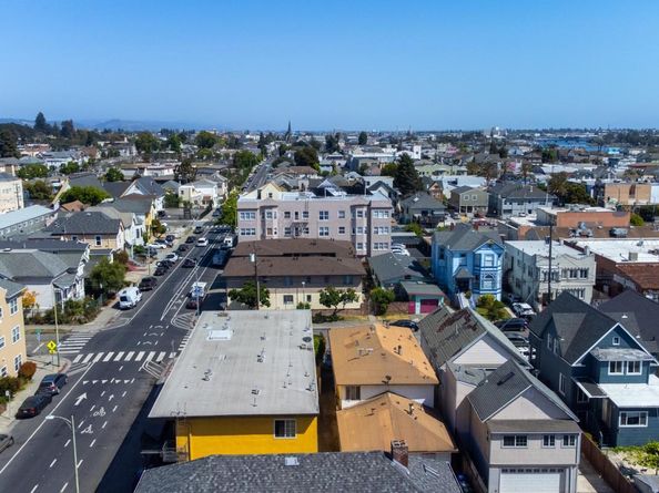 E 15th, Oakland CA 94606