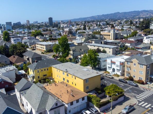 E 15th, Oakland CA 94606