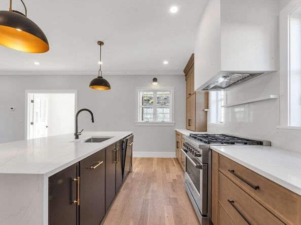 415 Poplar Street, Boston MA 02131