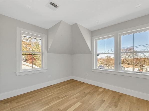 415 Poplar Street, Boston MA 02131