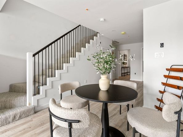 602 Canterbury U9, Boston MA 02131