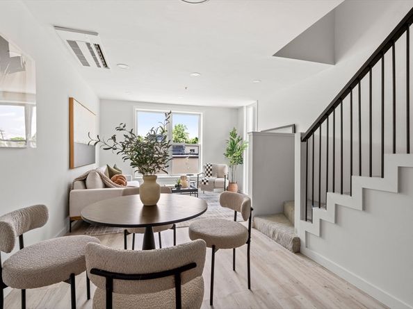 602 Canterbury U9, Boston MA 02131