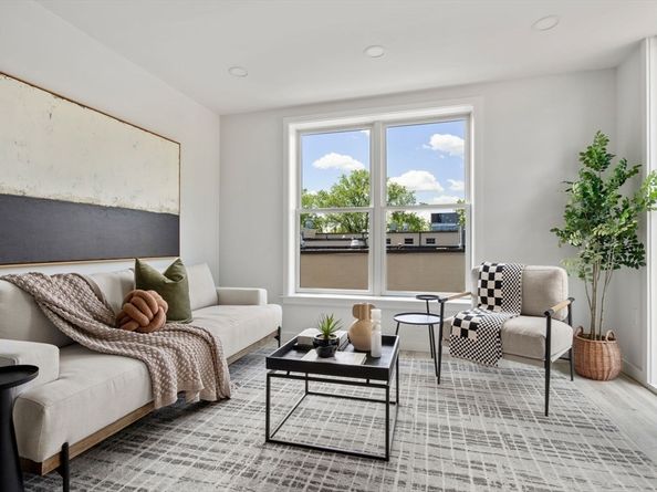 602 Canterbury U9, Boston MA 02131