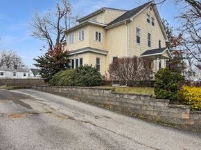 80 Delmont Ave, Worcester MA 01604