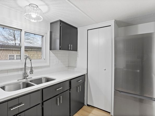 557 Southwest Cutoff 35, Worcester MA 01607