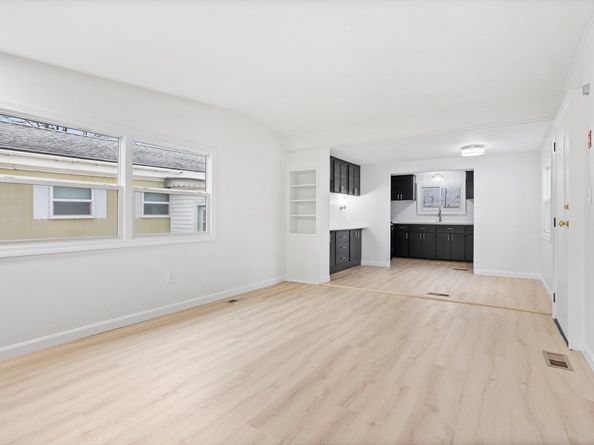 557 Southwest Cutoff 35, Worcester MA 01607