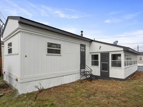 557 Southwest Cutoff 35, Worcester MA 01607